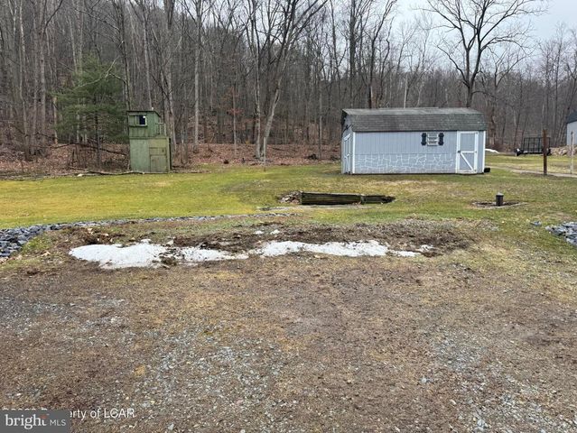 2432 PINE ST, Rock Glen, PA 18246