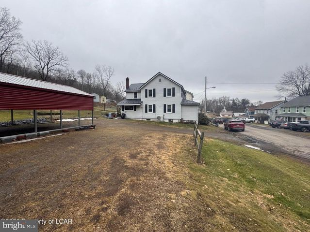 2432 PINE ST, Rock Glen, PA 18246