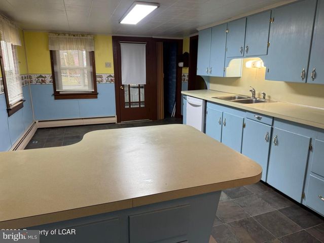 2432 PINE ST, Rock Glen, PA 18246