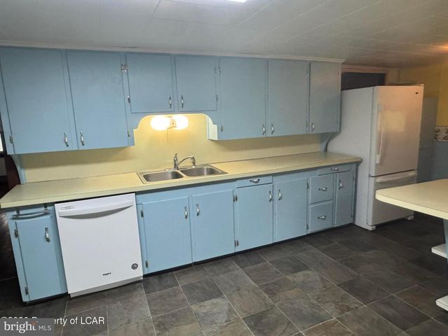 2432 PINE ST, Rock Glen, PA 18246