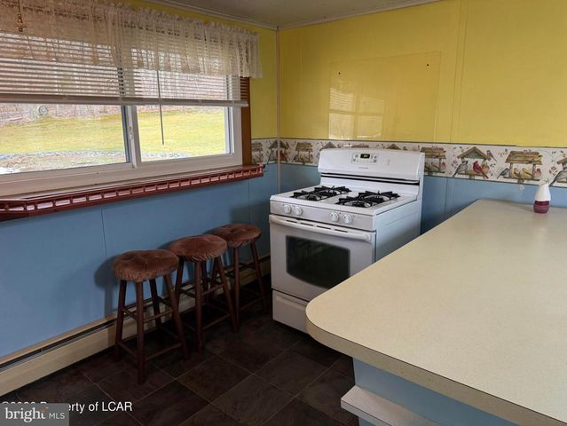 2432 PINE ST, Rock Glen, PA 18246