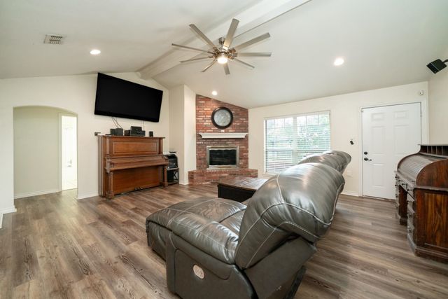 1001 Jamerison, White Oak, TX 75693