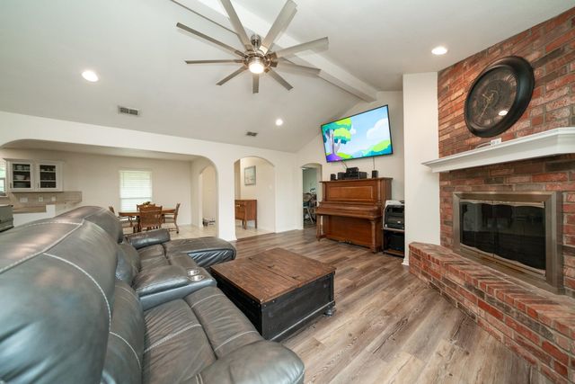 1001 Jamerison, White Oak, TX 75693