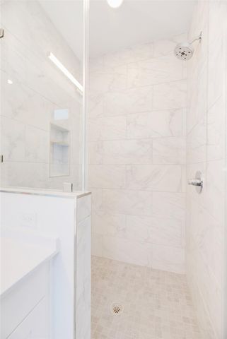 900 S 1st ST 218, Austin, TX 78704