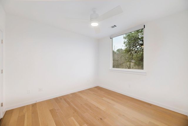 900 S 1st ST 218, Austin, TX 78704