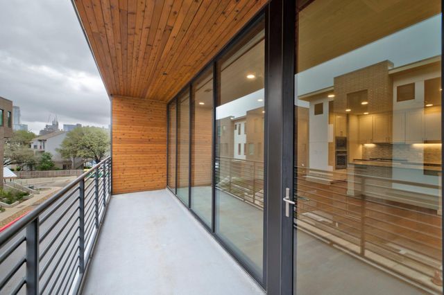 900 S 1st ST 218, Austin, TX 78704