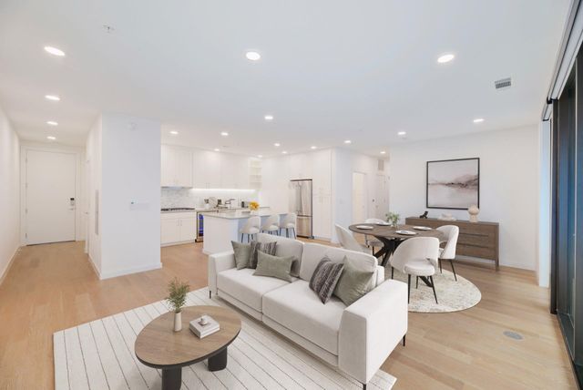 900 S 1st ST 218, Austin, TX 78704