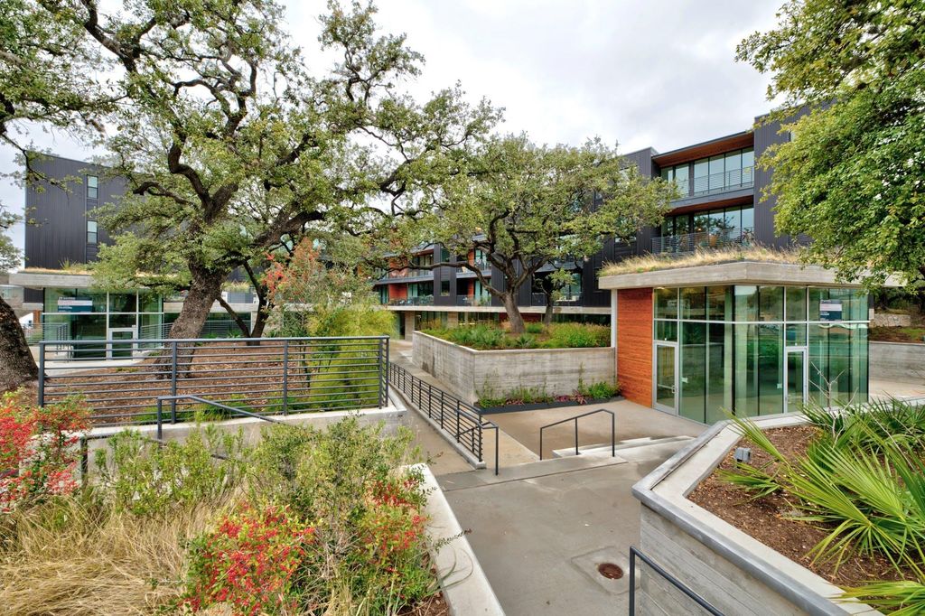 900 S 1st ST 218, Austin, TX 78704