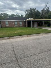 4930 Holloway Drive, Houston, TX 77048