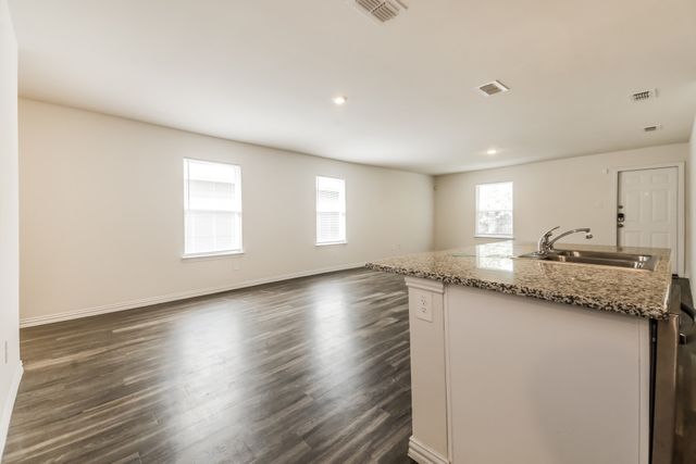 467 Bobbie Street, Mabank, TX 75147