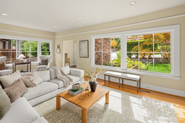 2534 NE 94th Street, Seattle, WA 98115