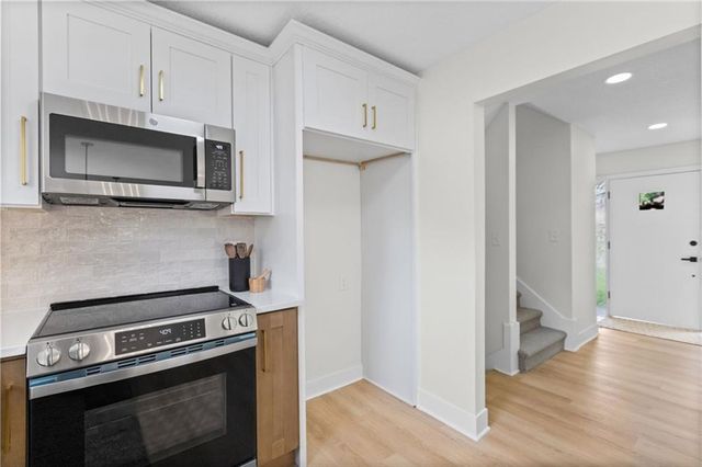 2400 N 73rd Place, Kansas City, KS 66109