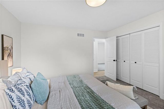 2400 N 73rd Place, Kansas City, KS 66109