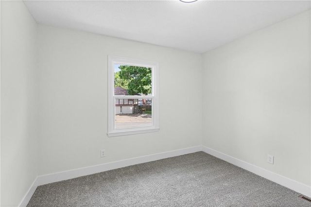 2400 N 73rd Place, Kansas City, KS 66109