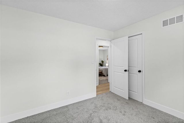 2400 N 73rd Place, Kansas City, KS 66109