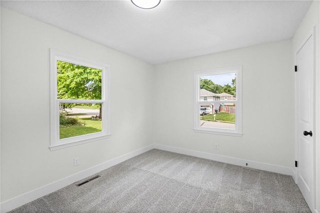 2400 N 73rd Place, Kansas City, KS 66109