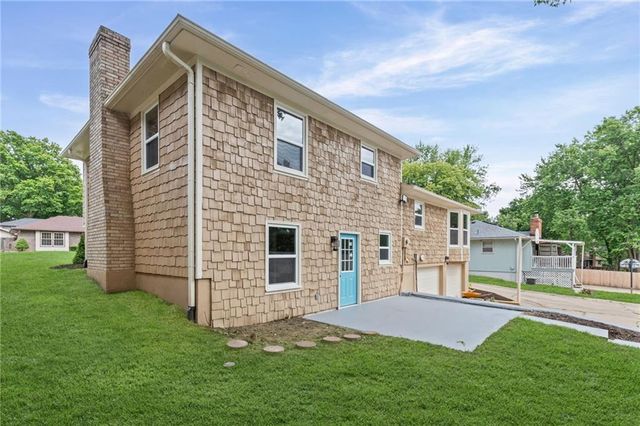 2400 N 73rd Place, Kansas City, KS 66109