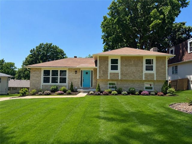 2400 N 73rd Place, Kansas City, KS 66109