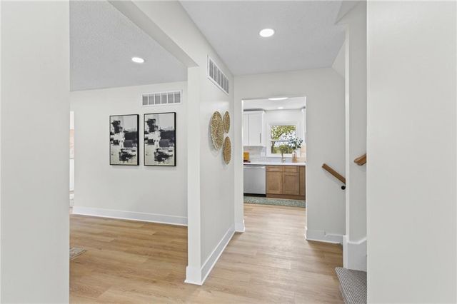 2400 N 73rd Place, Kansas City, KS 66109