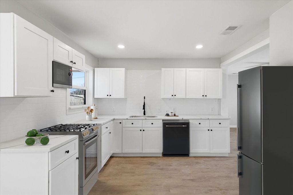 2859 Marjorie Avenue, Dallas, TX 75216