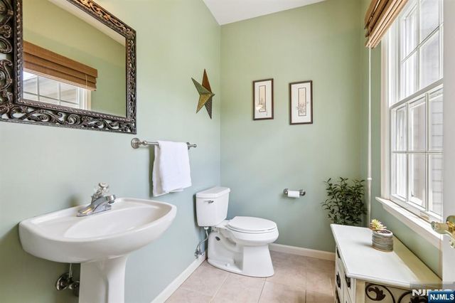 55 Sand Road, Fairfield, NJ 07004