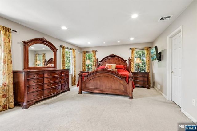55 Sand Road, Fairfield, NJ 07004