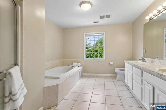 55 Sand Road, Fairfield, NJ 07004
