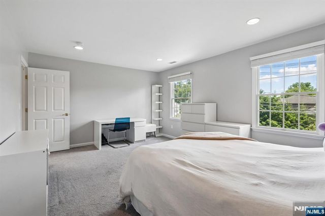 55 Sand Road, Fairfield, NJ 07004