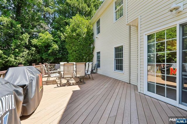 55 Sand Road, Fairfield, NJ 07004