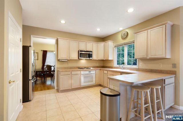 55 Sand Road, Fairfield, NJ 07004
