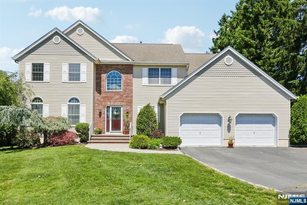 55 Sand Road, Fairfield, NJ 07004