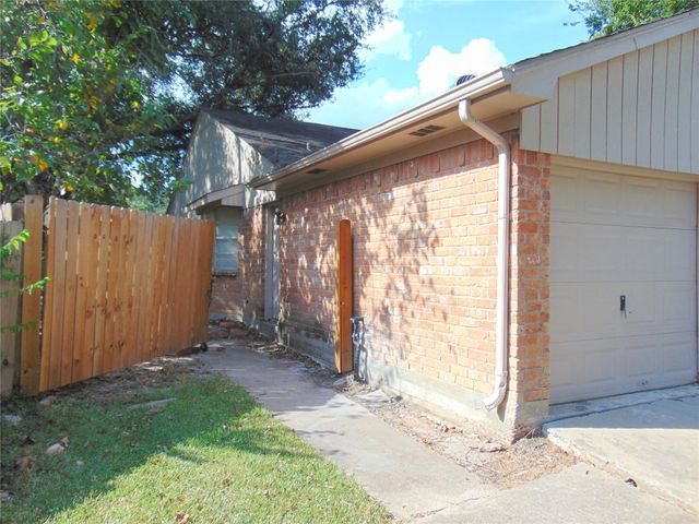3247 Hunters Glen Drive, Missouri City, TX 77459