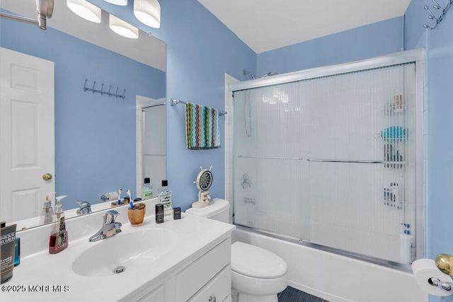 7 Hummingbird Drive, Manalapan, NJ 07726