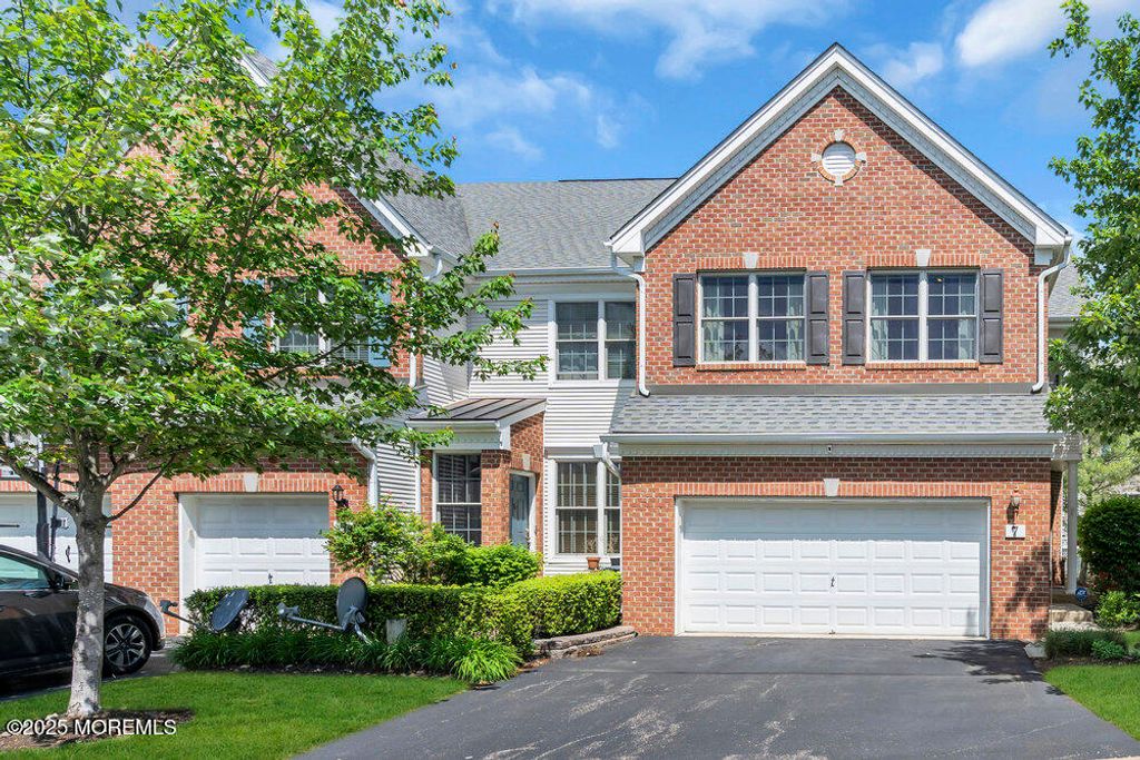 7 Hummingbird Drive, Manalapan, NJ 07726