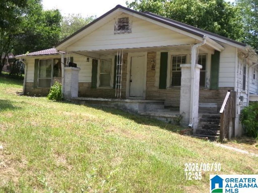 601 HART CIRCLE, Warrior, AL 35180