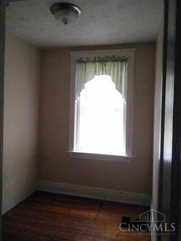 2373 Stratford Avenue, Cincinnati, OH 45219