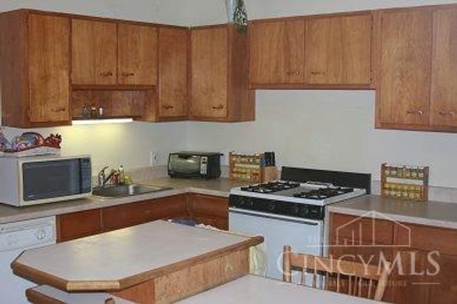 2373 Stratford Avenue, Cincinnati, OH 45219