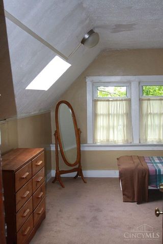 2373 Stratford Avenue, Cincinnati, OH 45219