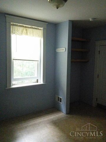 2373 Stratford Avenue, Cincinnati, OH 45219