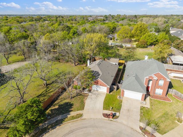 814 Lake Bluff Drive, Lake Dallas, TX 75065