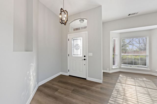 814 Lake Bluff Drive, Lake Dallas, TX 75065