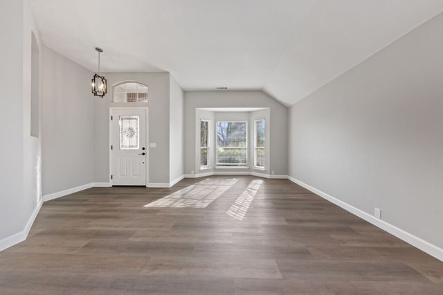 814 Lake Bluff Drive, Lake Dallas, TX 75065