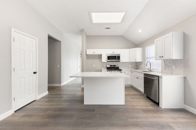814 Lake Bluff Drive, Lake Dallas, TX 75065