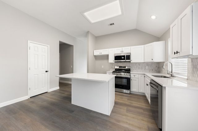 814 Lake Bluff Drive, Lake Dallas, TX 75065