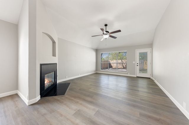 814 Lake Bluff Drive, Lake Dallas, TX 75065
