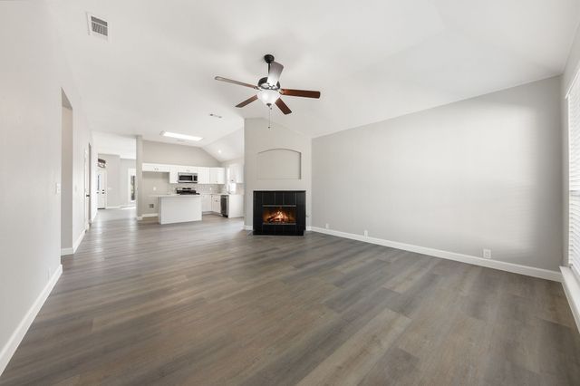 814 Lake Bluff Drive, Lake Dallas, TX 75065