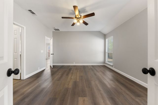 814 Lake Bluff Drive, Lake Dallas, TX 75065