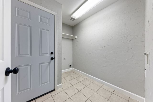 814 Lake Bluff Drive, Lake Dallas, TX 75065
