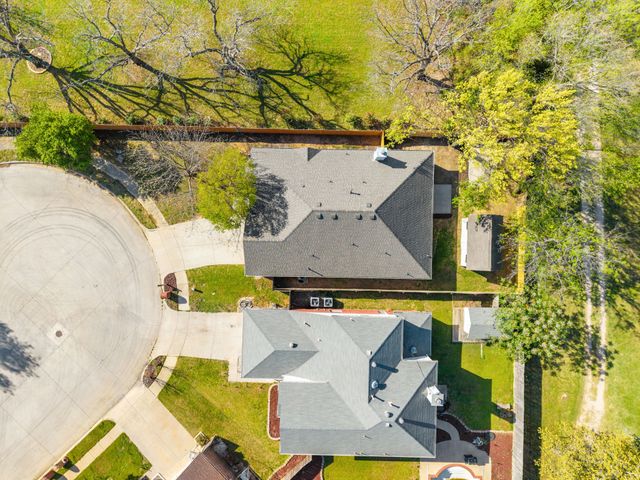 814 Lake Bluff Drive, Lake Dallas, TX 75065