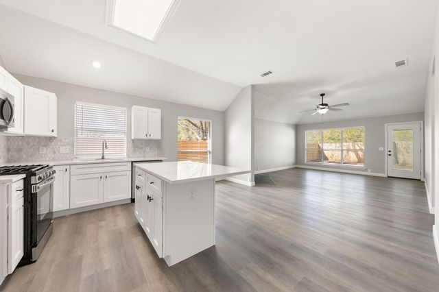 814 Lake Bluff Drive, Lake Dallas, TX 75065